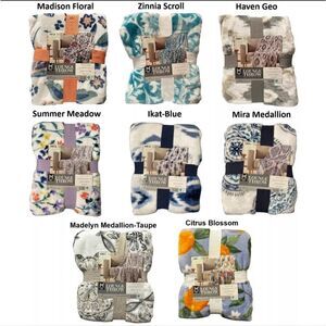 BRAND NEW MEMBER'S MARK REVERSIBLE OVERSIZED VELVETY SOFT LOUNGE THROW BLANKET,